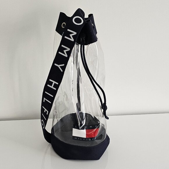 TOMMY HILFIGER Vinyl Shoulder Bucket Bag! NWOT!🆕🆕🆕 - Picture 1 of 13